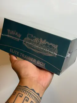 Pokemon TCG: Sun & Moon—Crimson Invasion Elite Trainer Box - Image 2