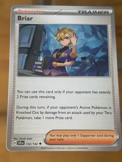 Briar 132/142 Sv07: Stellar Crown Regular Pokemon Card - Image 1