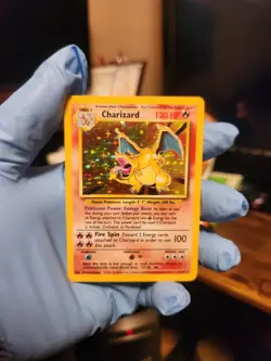 Pokemon TCG Charizard 4/102 Base Set Holo Rare - Image 1