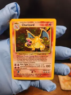 Pokemon TCG Charizard 4/102 Base Set Holo Rare - Image 3