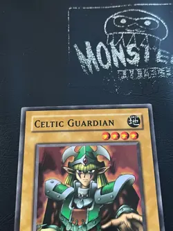 YUGIOH CELTIC GUARDIAN SUPER RARE LOB-E005 - Image 3