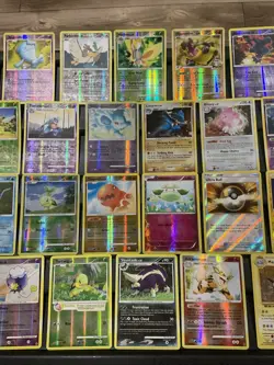 (30) Pokemon Cards Lot WOTC Vtg Holo STAMPED REVERSE Skuntank Arcanine Voltorb - Image 3