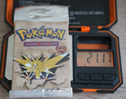 21.17g Pokemon WOTC Fossil Unlimited Booster Pack Vintage Sealed TCG Zapdos - Image 1