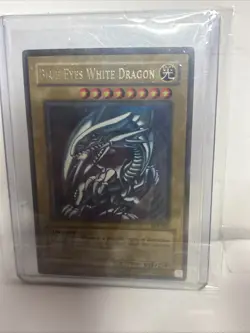 Blue-Eyes White Dragon SDK-001 Ultra Rare Yu-Gi-Oh - Image 1