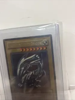 Blue-Eyes White Dragon SDK-001 Ultra Rare Yu-Gi-Oh - Image 3
