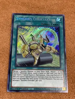🔥 Yugioh DAMA-EN067 Synchro Overtake SECRET RARE NM 1ST EDITION - Image 1