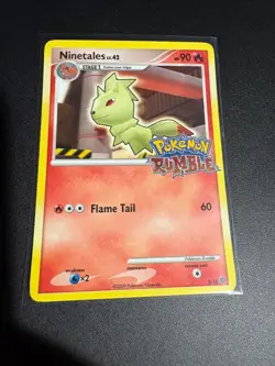 NINETALES 3/16 HOLO STAMP POKEMON RUMBLE 2009 - Image 2