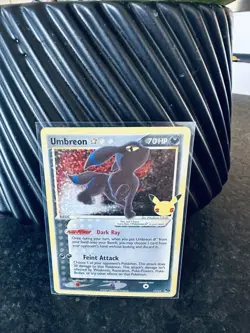 Pokemon Umbreon 17 Gold Star Celebrations Classic Collection - Image 1
