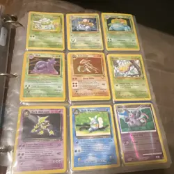 Wizards of the Coast Pokemon TCG Mixed Card Lot Binder Charizard Mewtwo Venusaur - Image 4