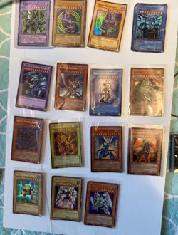 Yu-gi-oh card lot - Image 1
