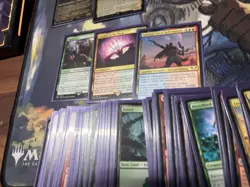 MTG Warhammer 40K - Tyranid Swarm Commander Deck - Opened & Sleeved - Image 3