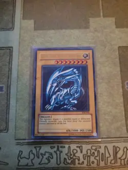 YUGIOH BLUE-EYES WHITE DRAGON SDK-001 ULTRA UNLIMITED ED MP VER. 2 - Image 1