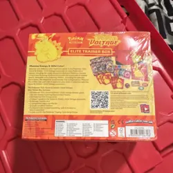 DAMAGED. Pokemon Vivid Voltage Elite Trainer Box Pikachu 2020 Pokemon TCG - Image 2