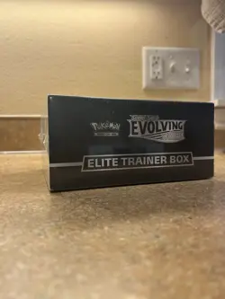 Pokemon Sword & Shield Evolving Skies Elite Trainer Box Vaporeon Sylveon - Image 4