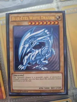 YUGIOH Ultra Rare Blue-Eyes White Dragon DUSA-EN043 1st Edition EXCELLENT COND. - Image 1