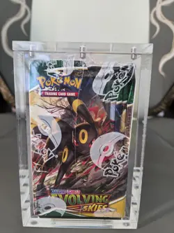 Pokemon TCG Sword & Shield Evolving Skies Booster Box Sealed with acrylic case - Image 4