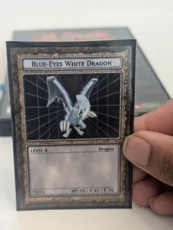 Yugioh Dungeon Dice Monsters Blue Eyes White Dragon B1-01 W/ Card & Movie! - Image 4