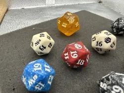 Mixed Lot Of 10x Magic The Gathering D20 Dice MTG Life Counters Spindowns - Image 3