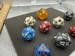 Mixed Lot Of 10x Magic The Gathering D20 Dice MTG Life Counters Spindowns - Image 4