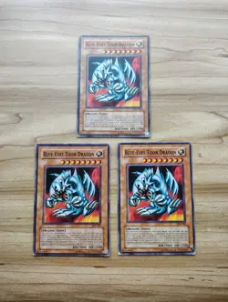 Yu-Gi-Oh! - Blue-Eyes Toon Dragon 3X - Complete Playset - Image 2