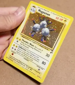 Pokemon TCG Magneton 9/130 ☆ Holo Rare Base Set 2 Vintage NM/LP - Image 3