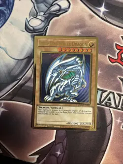 BLUE-EYES WHITE DRAGON 1ST EDITION GOLD RARE MAGO-EN001 YUGIOH VLP (CS) - Image 1