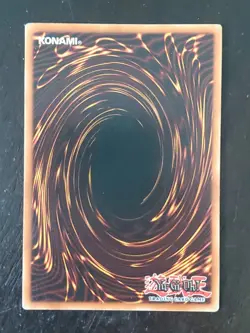 Yugioh Dark Magician SDY-006 Unlimited Ultra Rare Slight Creasing - Image 2