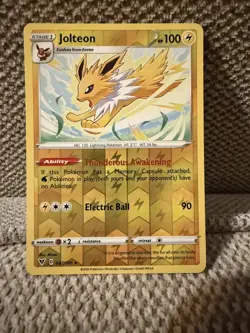 Pokemon TCG Vivid Voltage Reverse Holo Jolteon 047/185 - Image 1