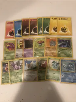 Vintage Pokemon Card Lot Various Conditions And sets LOT OF 20 - Vintage Lot - Image 1