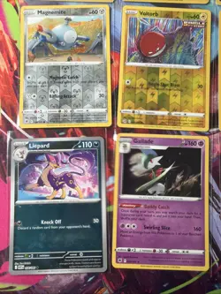 Pokemon 16 Card Lot nm Yellow Boarder Reverse 2019 HOLO Rare Hits Only B51 - Image 5