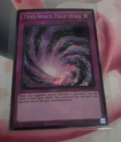 Time-Space Trap Hole MP15-EN119 2015 Mega-Tins Mega Pack 1st Edition - Image 1