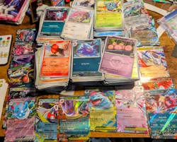 Pokemon 615 Card Lot With 400 Base, 200 Holo And Reverse Holos, And 15 Ex Cards - Image 1