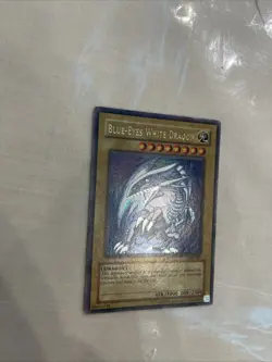 Konami Yu-Gi-Oh! TCG Blue-Eyes White Dragon SDK-001 Ultra Rare Unlimited Holo - Image 2