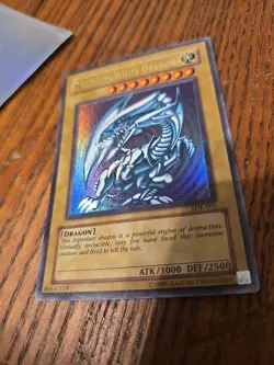 Blue Eyes White Dragon SDK-001 Ultra Playset Lightly Played - Image 1