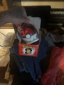 1999 Pokemon CHARIZARD 23k Gold Plated Trading Card Burger King Red Box - Image 2