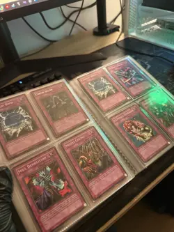 Konami Yu-Gi-Oh! TCG Mixed Card Lot Binder English. - Image 4