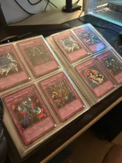 Konami Yu-Gi-Oh! TCG Mixed Card Lot Binder English. - Image 5
