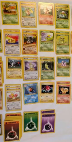 Lot 170 Pokemon Cards Base Set & Base 2 Gym Challenge Team Rocket Neo Rev Fossil - Image 2