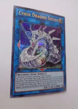 Cyber Dragon Sieger CYHO-EN046 (Ultra Rare, Unlimited, Excellent / VLP) - Image 1