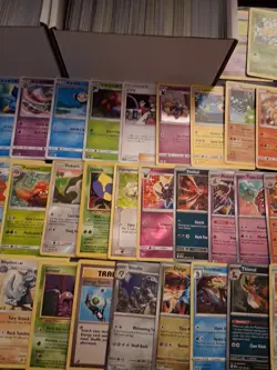 Pokemon TCG 850 Bulk Card Lot - Vintage, C/UC, Rare, Holos, etc 1999-2024 -lot11 - Image 4