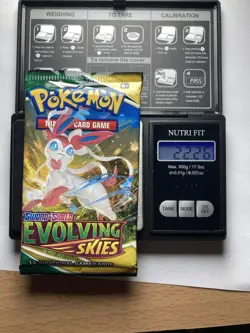 Pokemon Evolving Skies Heavy Booster Pack Lot 3x (weight 22.43g, 22.39g, 22.26g) - Image 5