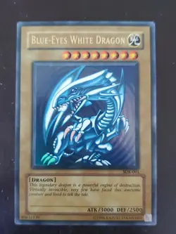 Yugioh Blue-Eyes White Dragon SDK-001 Ultra Rare Foil - Image 1