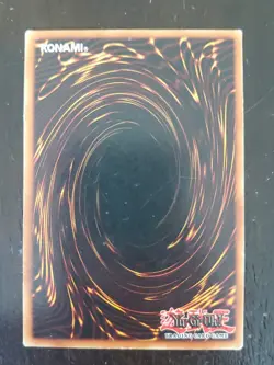 Yugioh Blue-Eyes White Dragon SDK-001 Ultra Rare Foil - Image 2