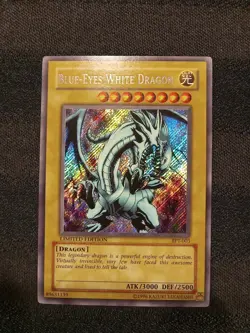 🔥L👀K🔥 Vintage YuGiOh LOB-001 BLUE EYES WHITE DRAGON card LOT with other cards - Image 1