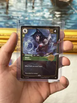 Ahri Alluring (Launch Exclusive) Riftbound Promo Card Foil Holographic NM+ - Image 1