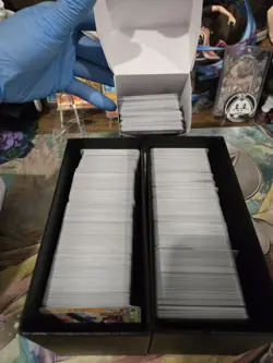Pokemon Prismatic Evolutions Bulk 1124 cards (non holo pokemon/trainers/energy) - Image 1