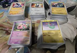 Pokemon Prismatic Evolutions Bulk 1124 cards (non holo pokemon/trainers/energy) - Image 3