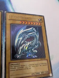YuGiOh! Blue-Eyes White Dragon SDK-E001 Ultra Rare x 2 HP PLAYED/TAPED - Image 2