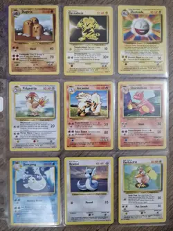 Pokemon TCG Base Set Unlimited 82/101 Holo/Normal collection binder. Charizard - Image 3