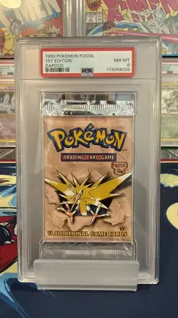 1999 POKEMON FOSSIL 1ST EDITION ZAPDOS ART SEALED BOOSTER PACK PSA 8 - Image 1